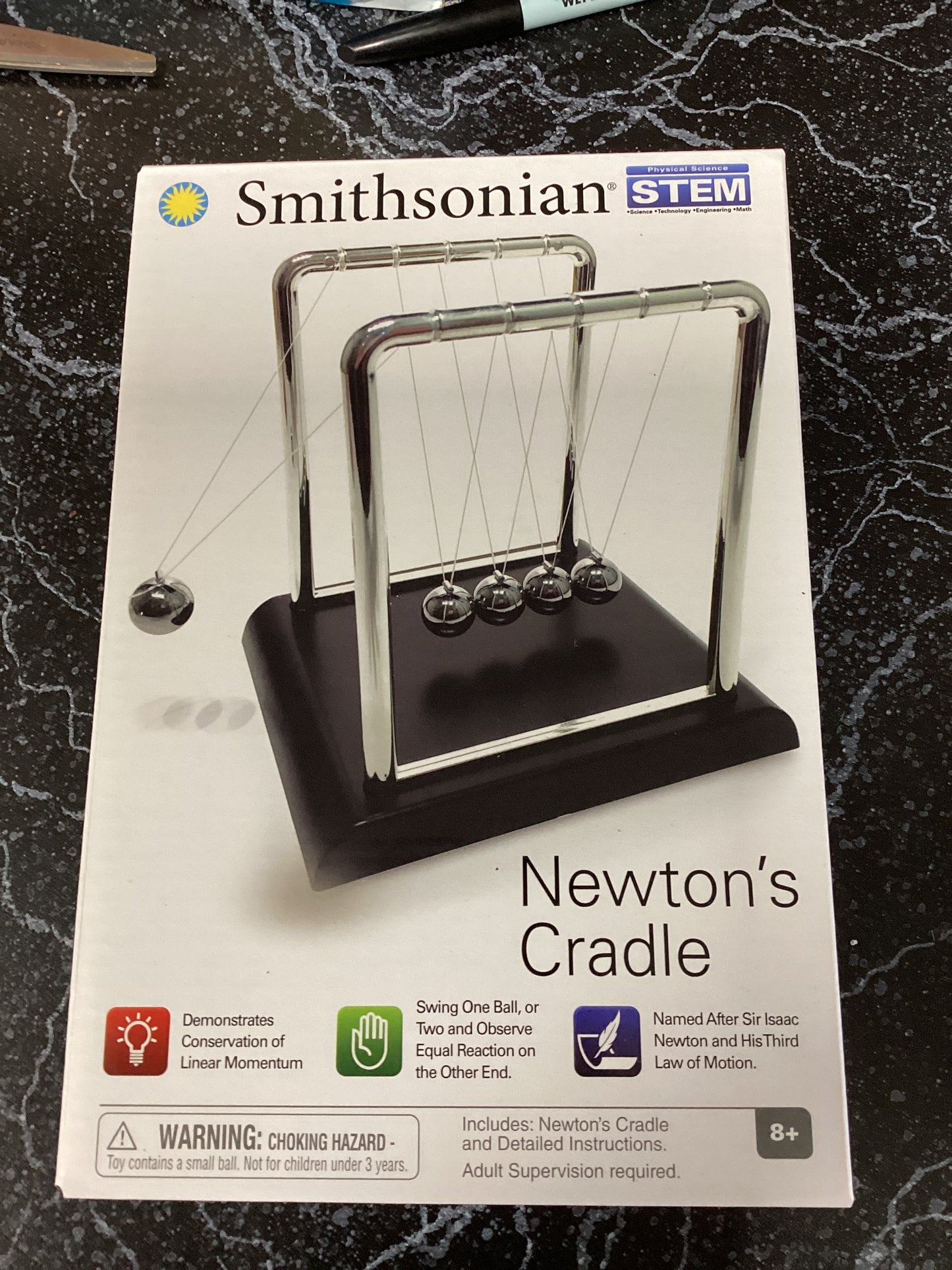 Smithsonian Newtons Cradle